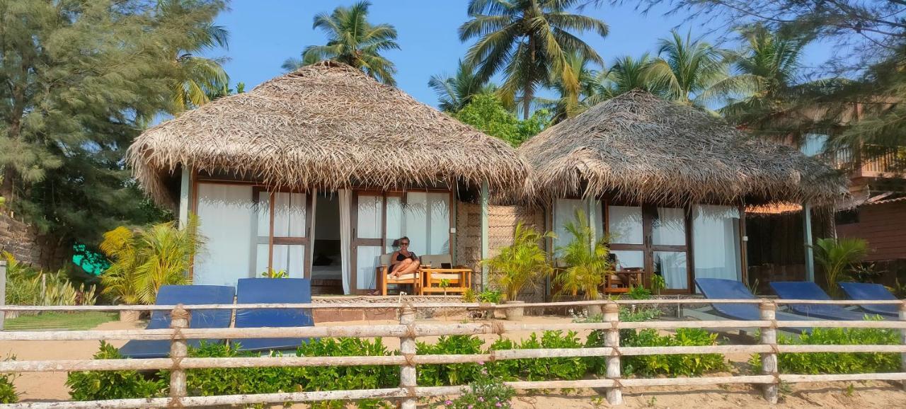 The Coast Beach Resort Agonda Extérieur photo