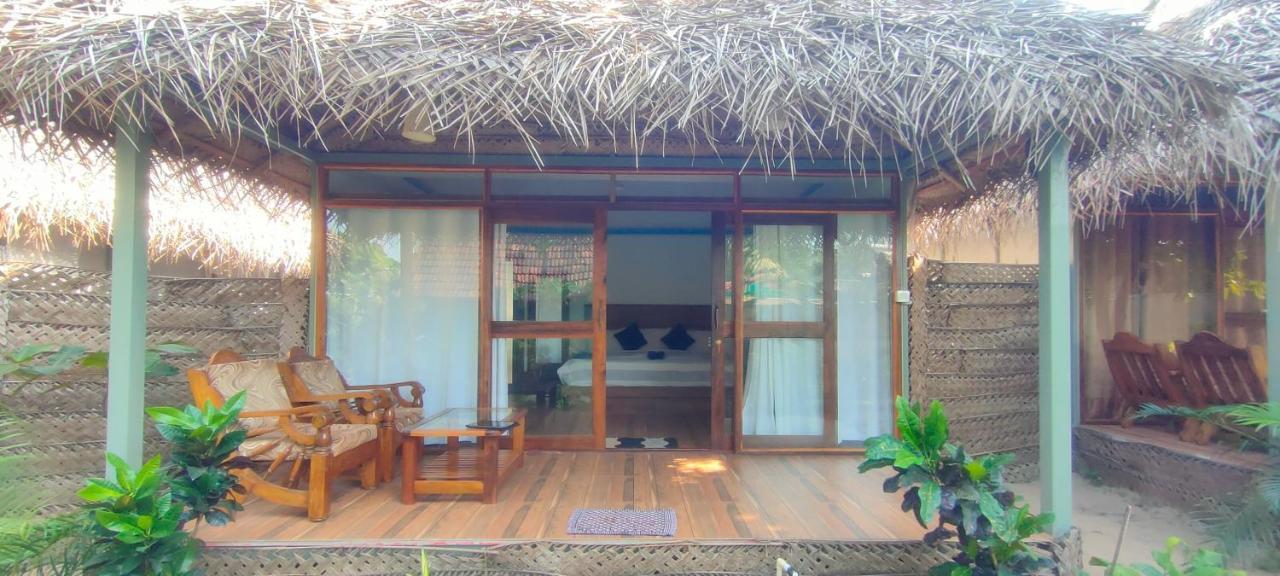 The Coast Beach Resort Agonda Extérieur photo