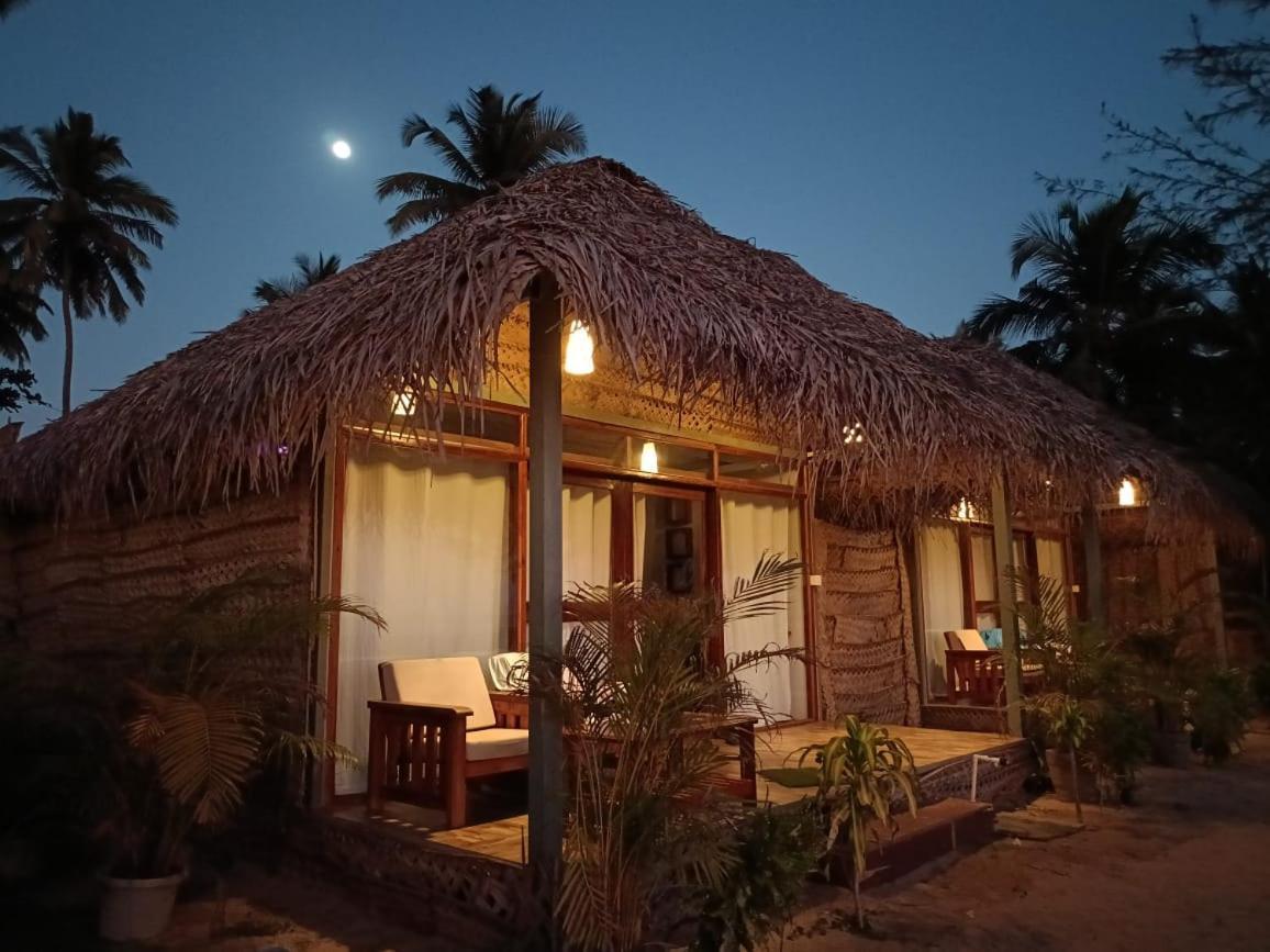 The Coast Beach Resort Agonda Extérieur photo