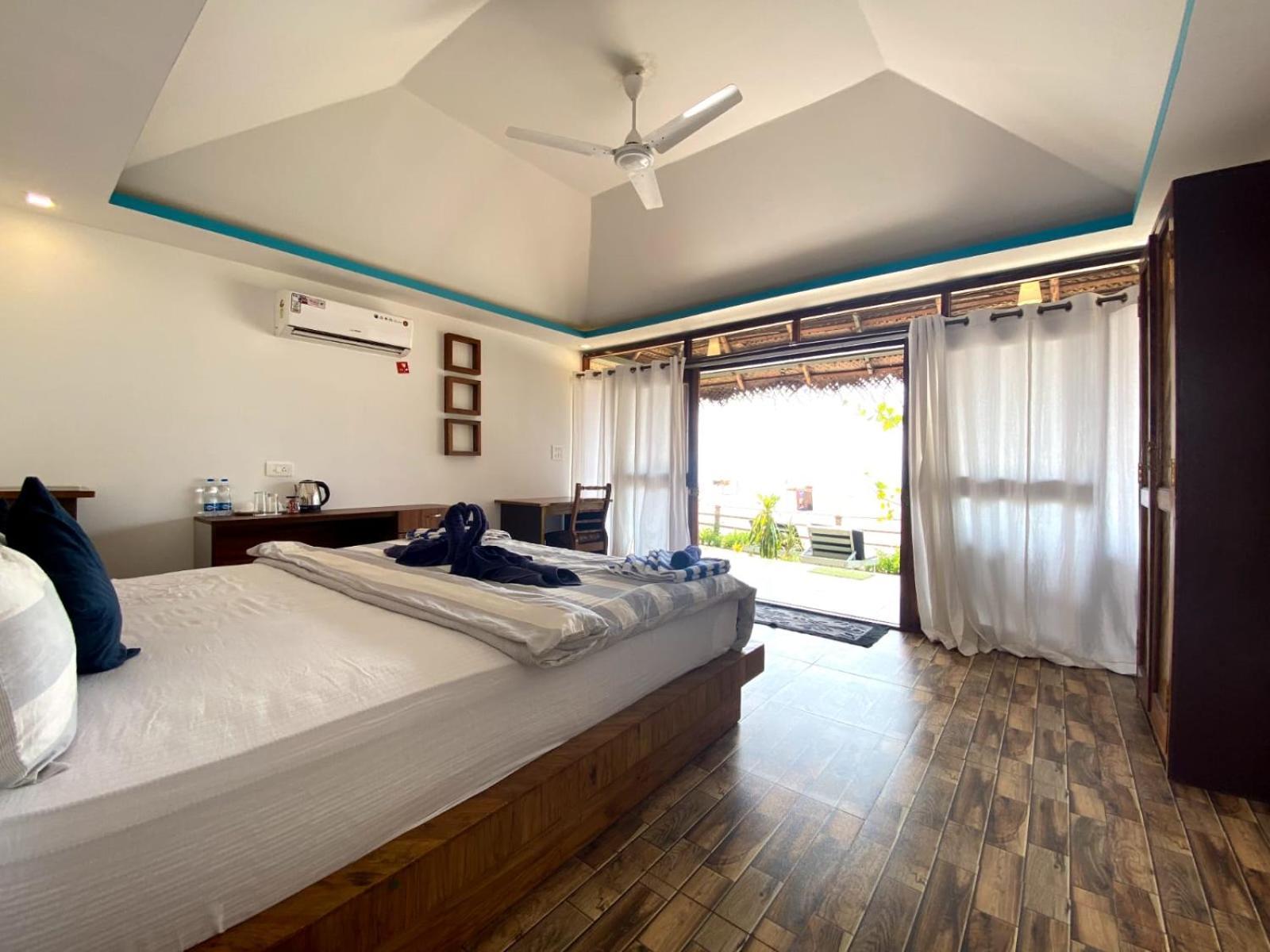 The Coast Beach Resort Agonda Extérieur photo