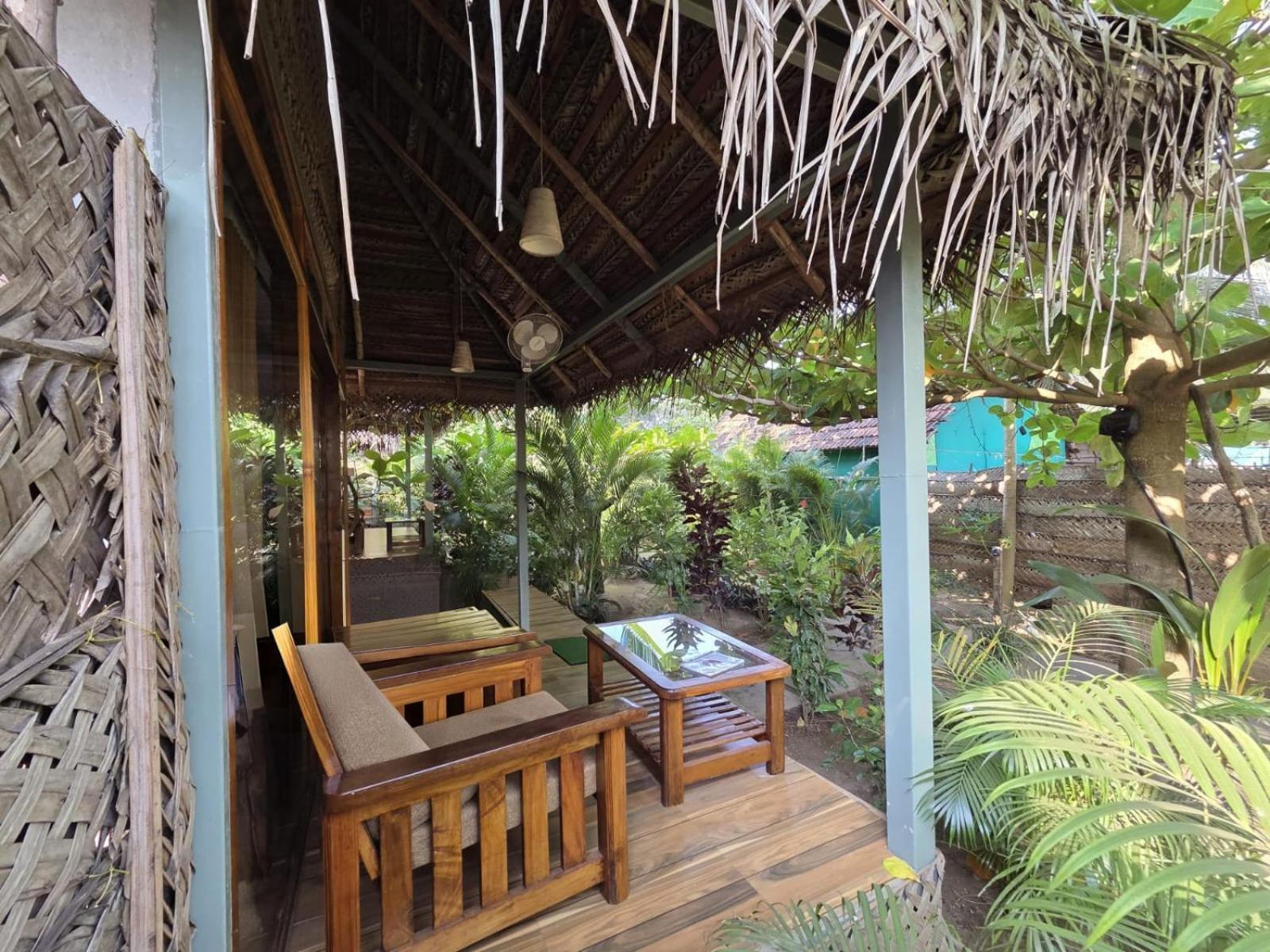 The Coast Beach Resort Agonda Extérieur photo